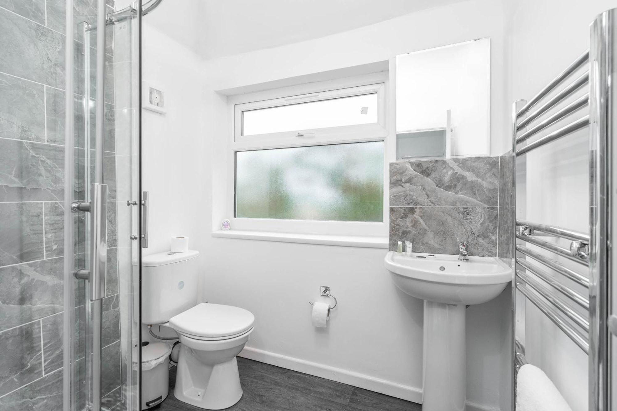 4 Bedroom House - Accommodates 7 - Garden - Parking - Netflix - Wifi - 559T Birmingam Exterior foto